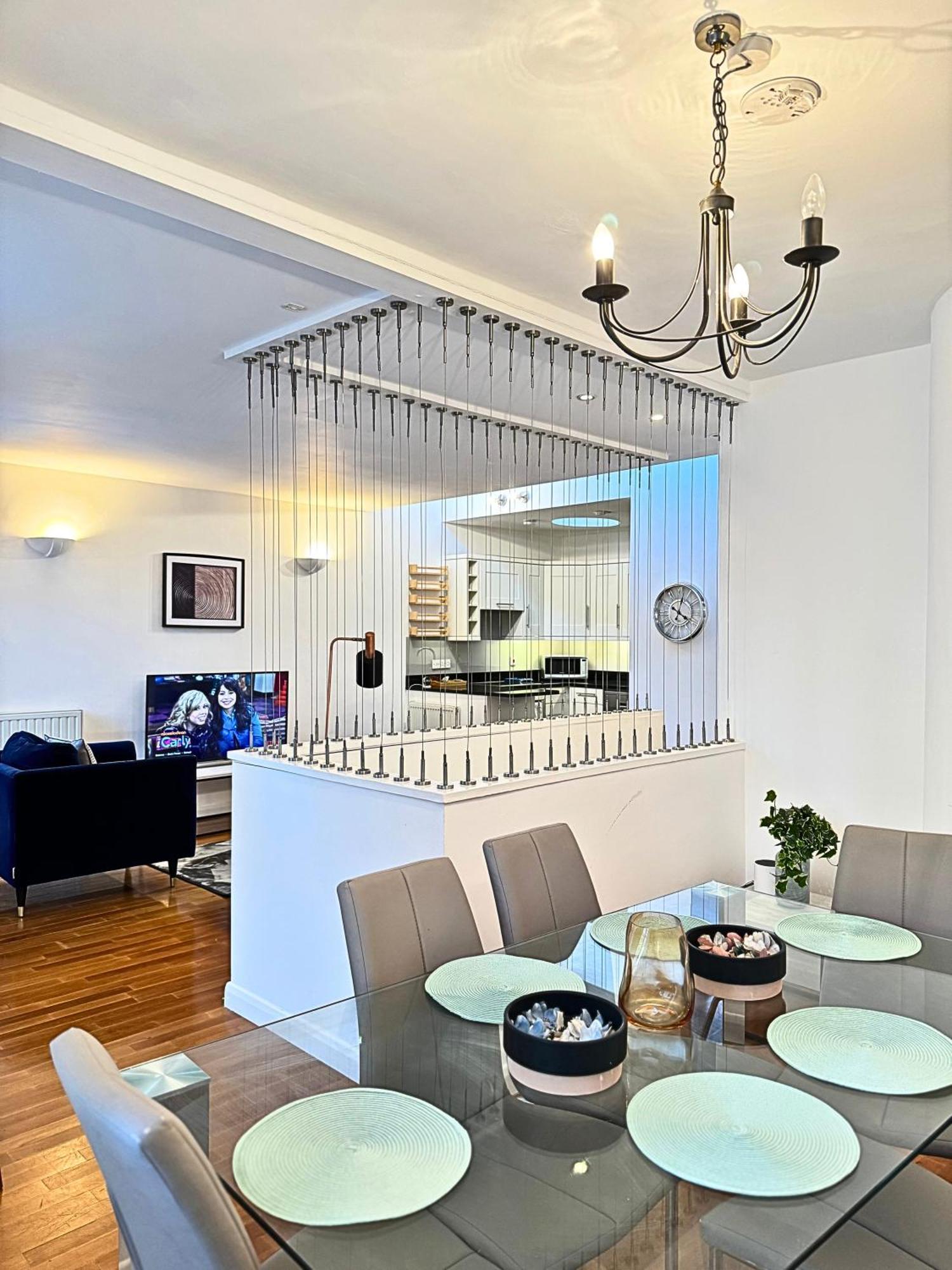 The Heart Of Kensington Mews - 3 Bedrooms House-Private Entrance-Hyde Park Walk Away-Green Park 9 Minutes Underground- The Best Of London With Glamour Of Kensington Zewnętrze zdjęcie