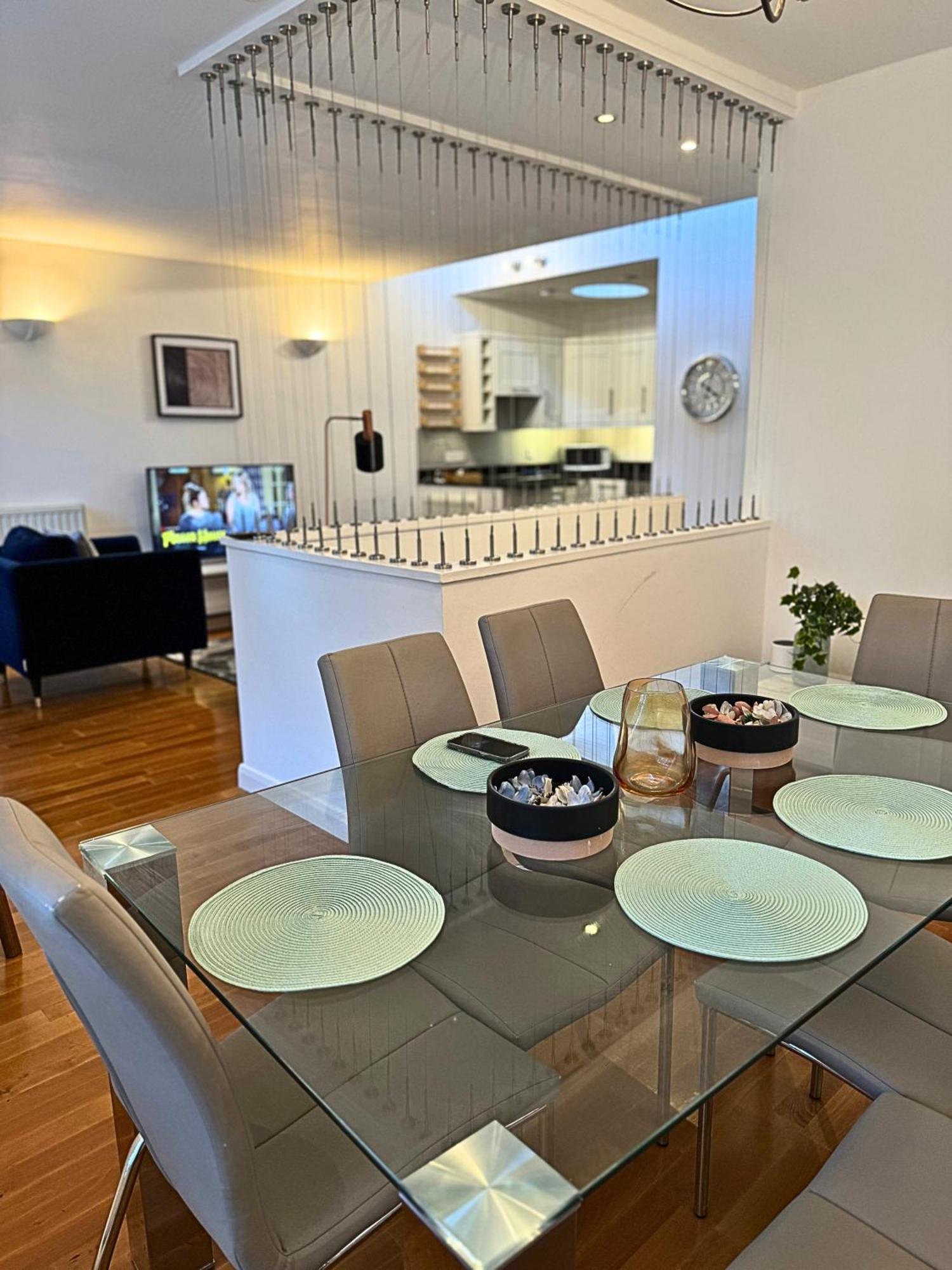 The Heart Of Kensington Mews - 3 Bedrooms House-Private Entrance-Hyde Park Walk Away-Green Park 9 Minutes Underground- The Best Of London With Glamour Of Kensington Zewnętrze zdjęcie